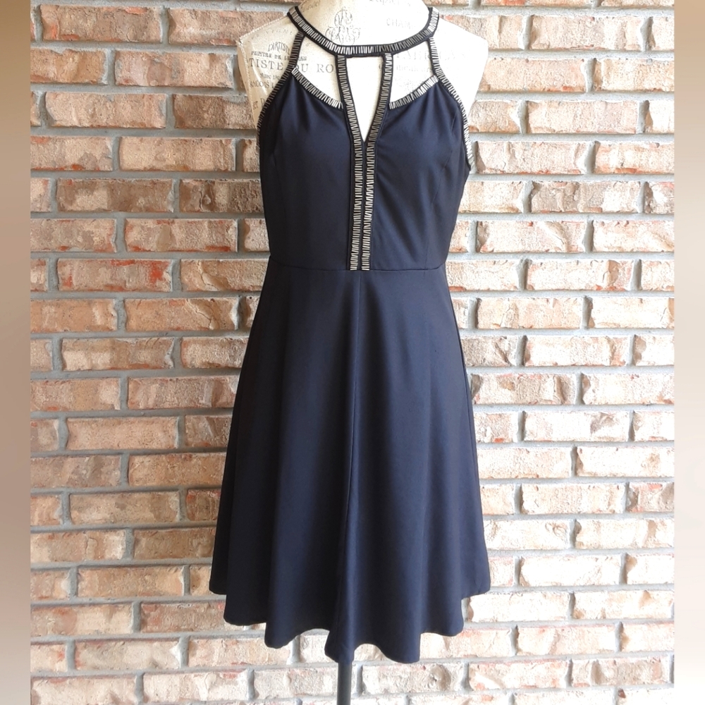 Ya Los Angeles Black Sleeveless Cocktail Party Dress.